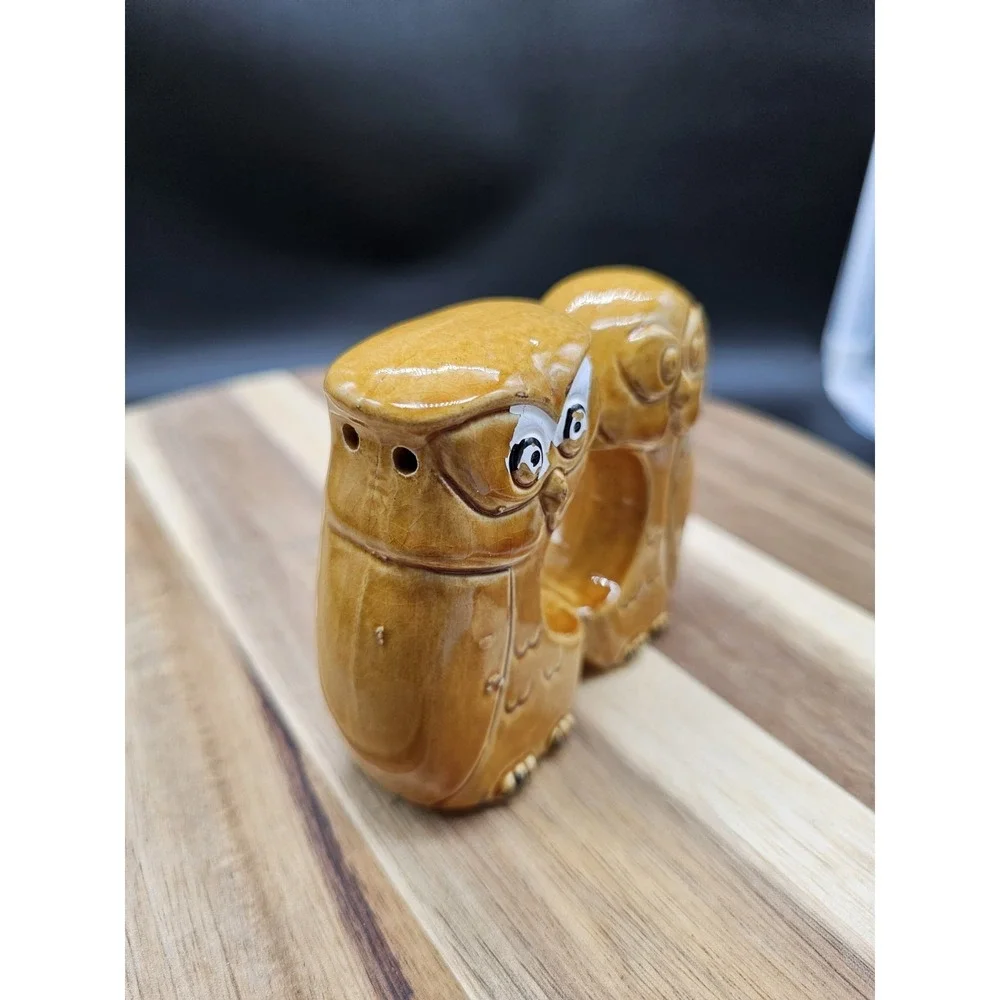 Vintage Owls Joined Pair Salt & Pepper Shaker Made In‎ Japan Some Paint Wear